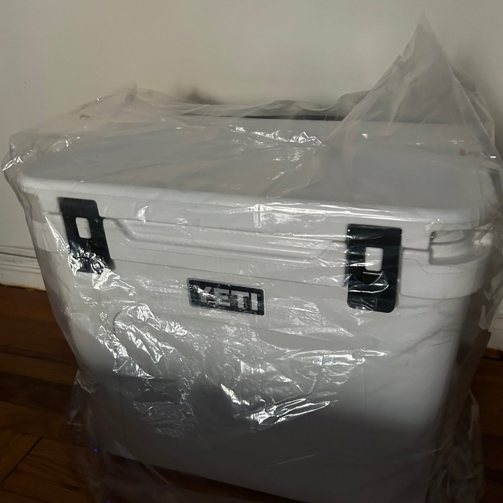 New Yeti Roadie 60 Wheeled Cooler in White